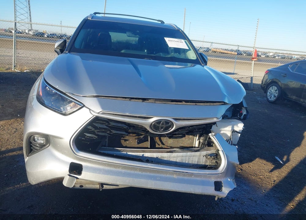 2022 TOYOTA HIGHLANDER XLE VIN: 5TDGZRAH1NS095945