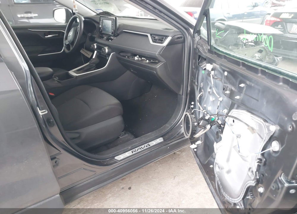 2022 TOYOTA RAV4 XLE VIN: 2T3W1RFV1NW227148