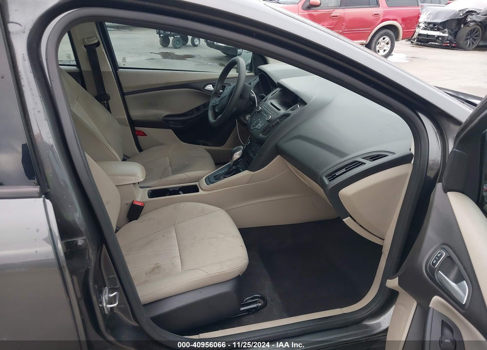 2017 FORD FOCUS SE VIN: 1FADP3F24HL254124