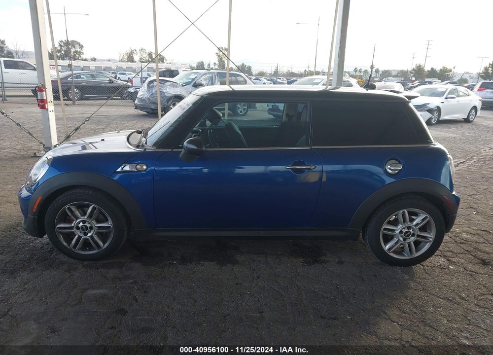 2013 MINI HARDTOP COOPER S VIN: WMWSV3C50DT388920