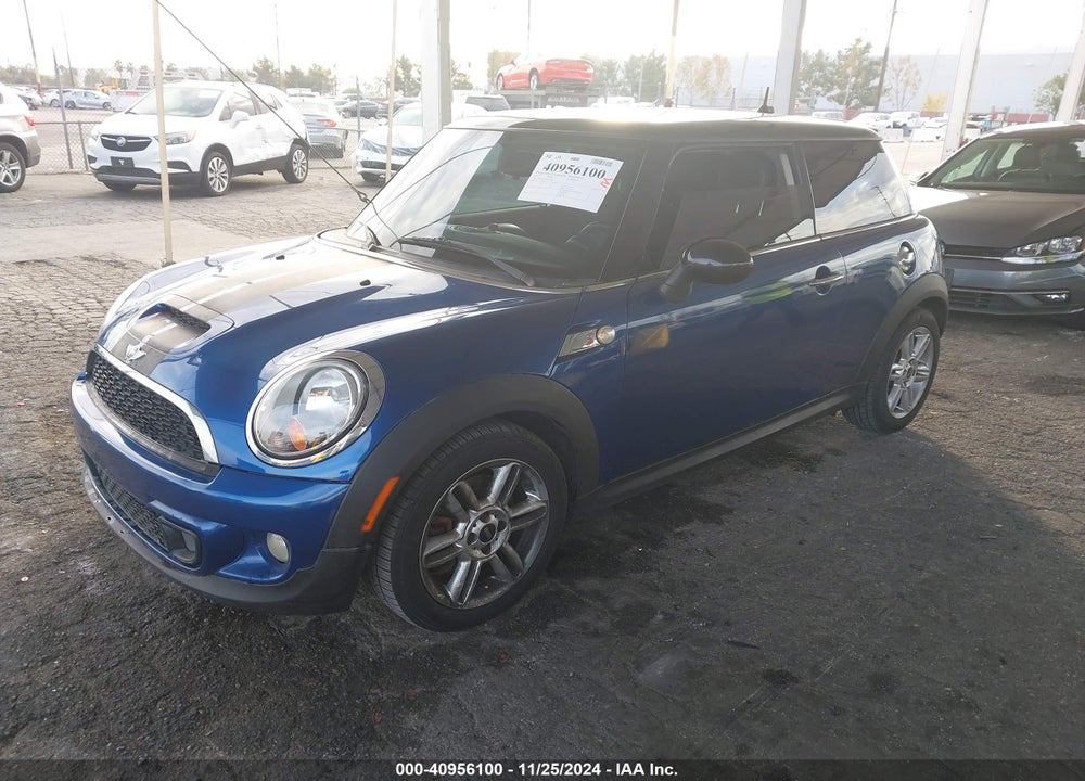 2013 MINI HARDTOP COOPER S VIN: WMWSV3C50DT388920