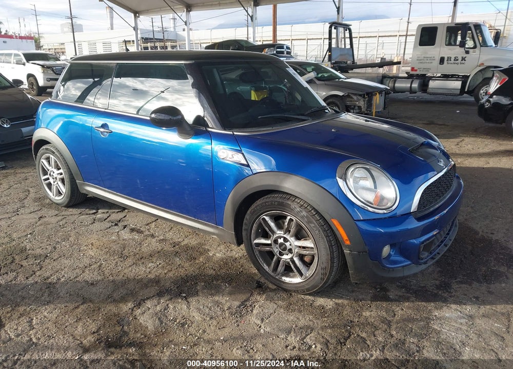 2013 MINI HARDTOP COOPER S VIN: WMWSV3C50DT388920