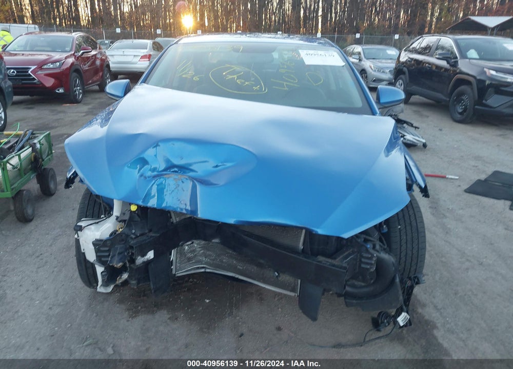 2018 HYUNDAI ELANTRA SEL VIN: 5NPD84LF8JH226812