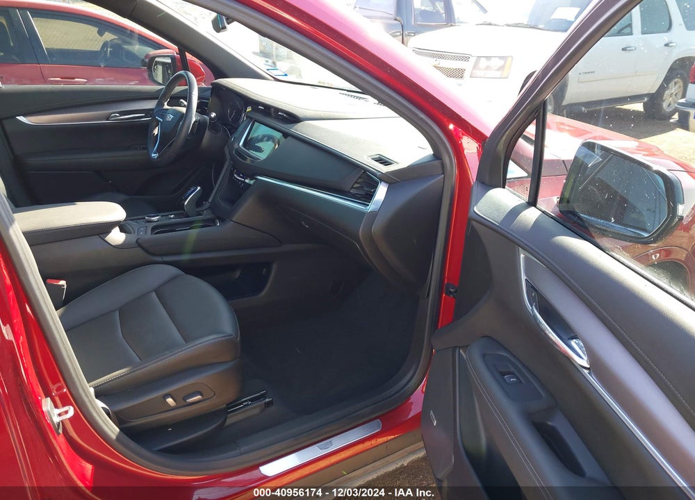 2024 CADILLAC XT6 LUXURY VIN: 1GYKPAR46RZ703461