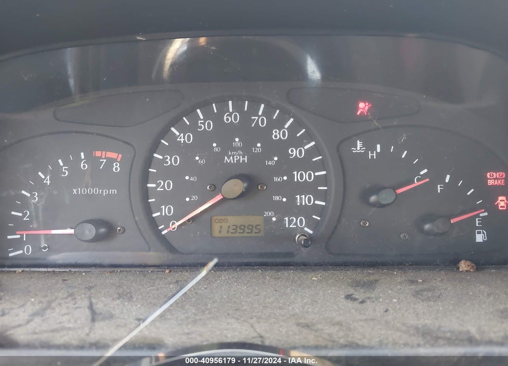 2002 KIA RIO VIN: KNADC123026201318