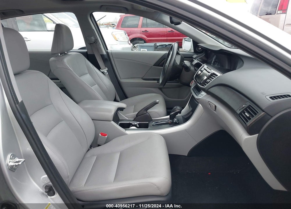 2013 HONDA ACCORD VIN: 1HGCR2F8XDA149075