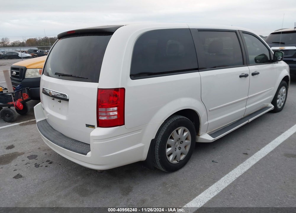 2008 CHRYSLER TOWN & COUNTRY VIN: 2A8HR44H78R641091