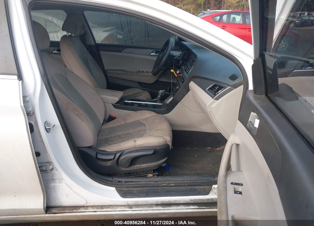 2015 HYUNDAI SONATA SE VIN: 5NPE24AF1FH229535
