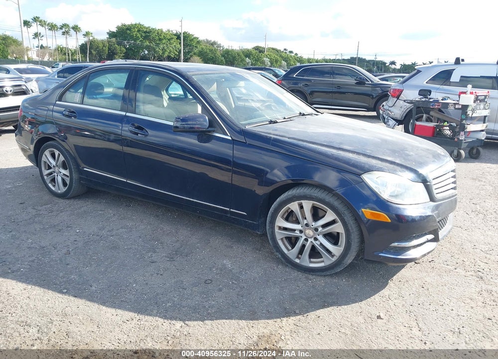 2013 MERCEDES-BENZ C 300 LUXURY 4MATIC/SPORT 4MATIC VIN: WDDGF8AB3DR288308