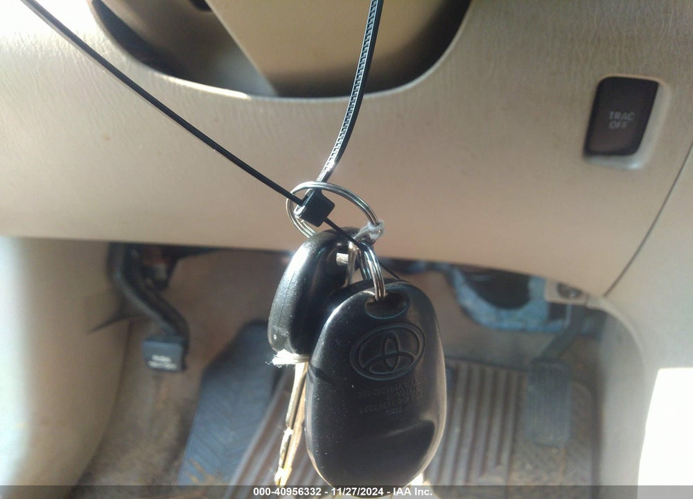 2004 TOYOTA SIENNA XLE VIN: 5TDZA22C74S159981