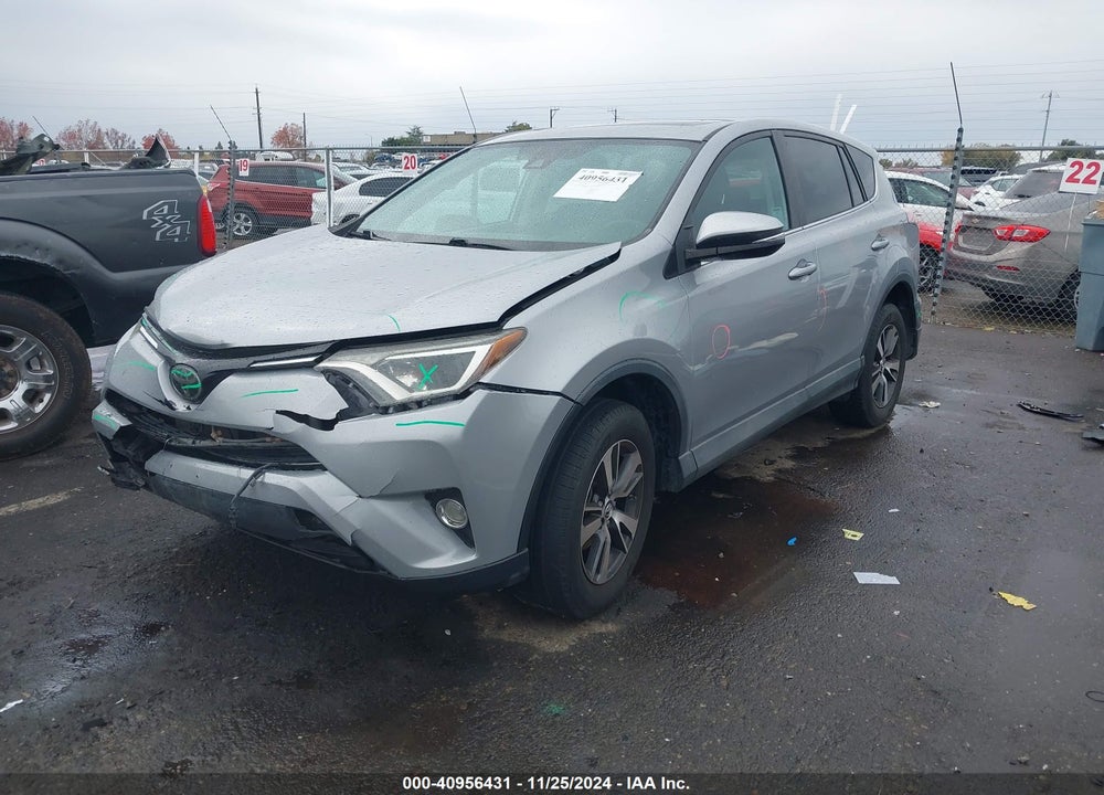 2018 TOYOTA RAV4 XLE VIN: 2T3WFREV6JW409554