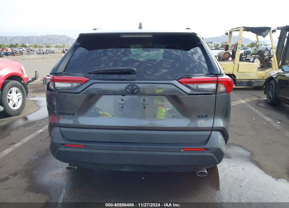 2021 TOYOTA RAV4 XLE VIN: 2T3W1RFV4MC121180