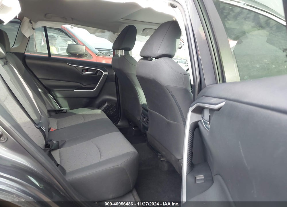 2021 TOYOTA RAV4 XLE VIN: 2T3W1RFV4MC121180