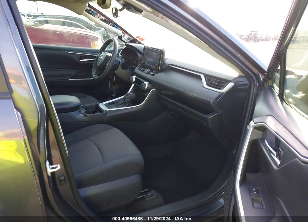 2021 TOYOTA RAV4 XLE VIN: 2T3W1RFV4MC121180