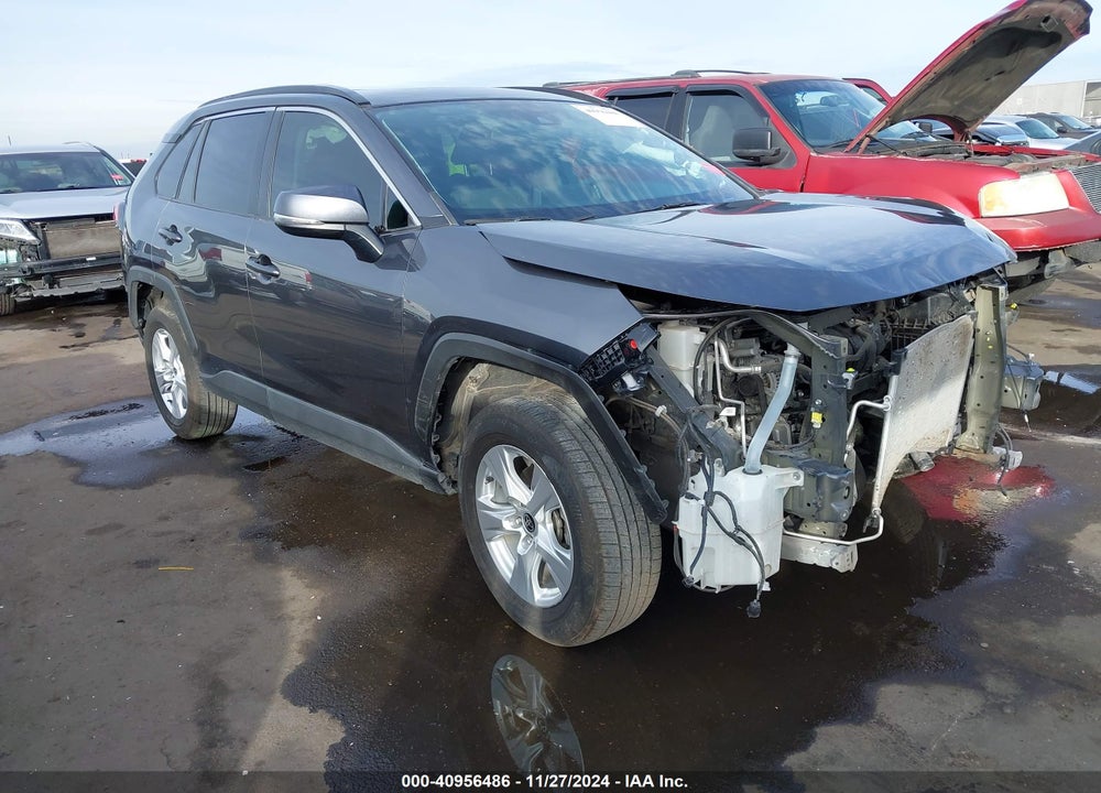 2021 TOYOTA RAV4 XLE VIN: 2T3W1RFV4MC121180