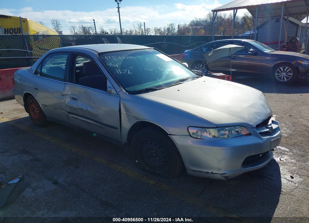 2000 HONDA ACCORD 2.3 LX VIN: 1HGCG6550YA113888