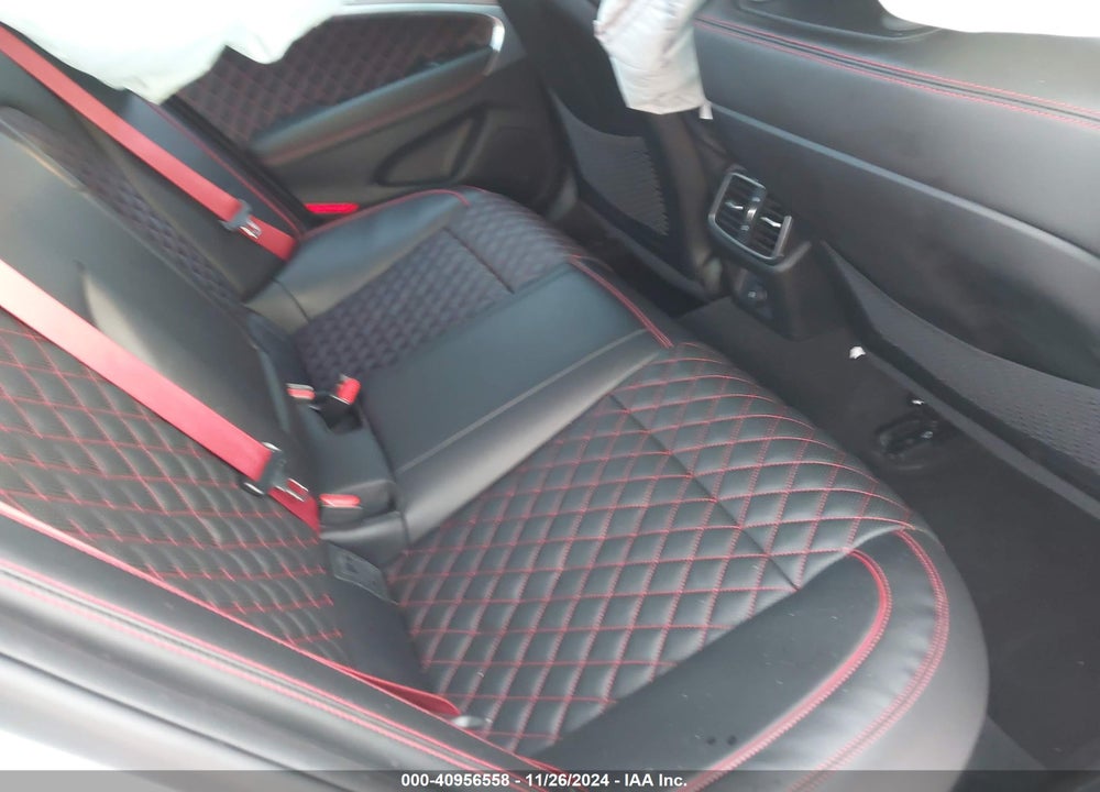 2022 GENESIS G70 VIN: KMTG54TE6NU101852