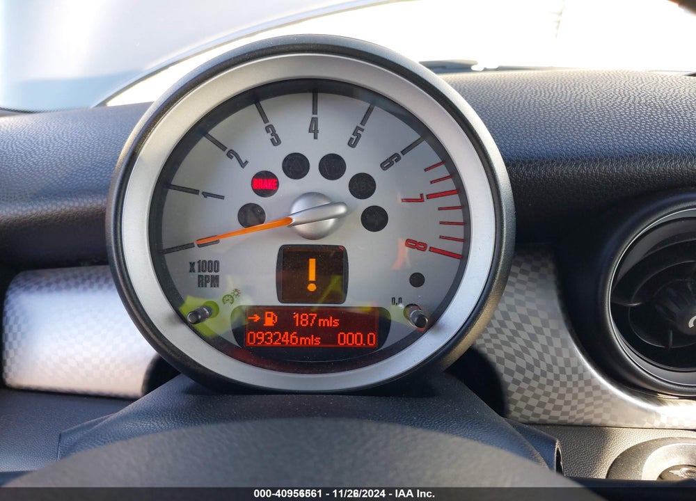 2009 MINI COOPER S VIN: WMWMF73519TT95508