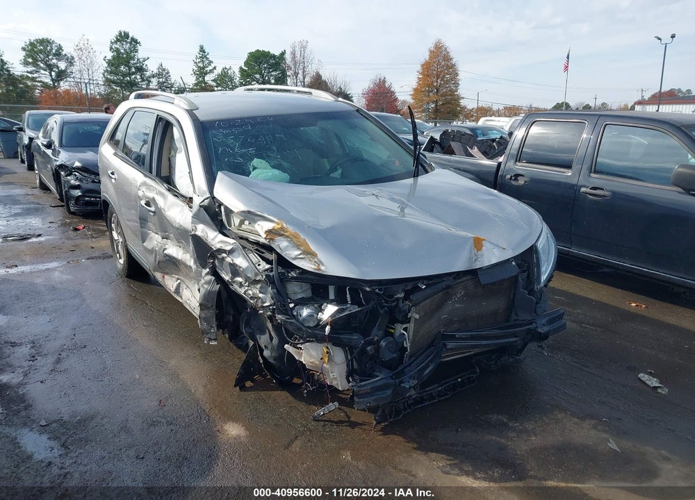 2015 KIA SORENTO LX VIN: 5XYKT3A63FG576009