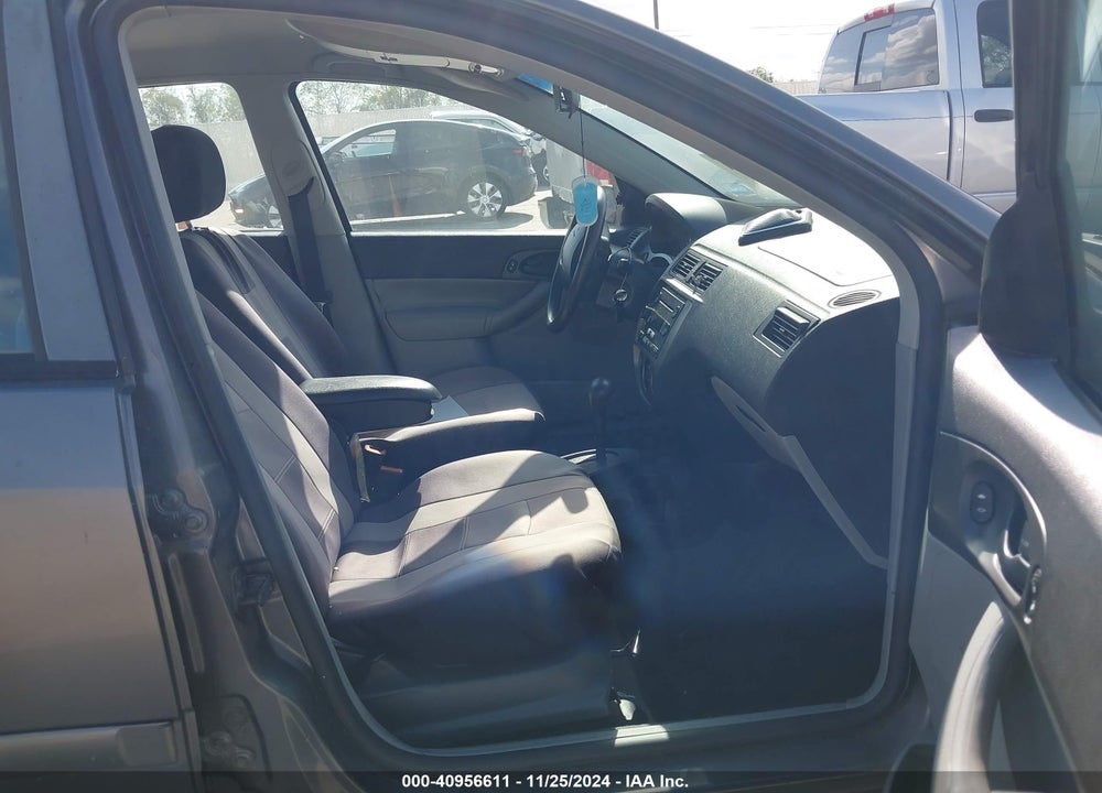 2006 FORD FOCUS ZX4 VIN: 1FAHP34N56W137727