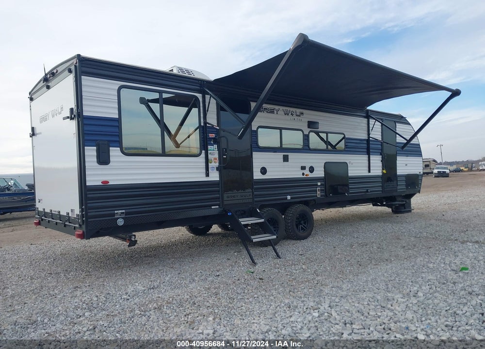 2023 CHEROKEE BY FOREST R GREY WOLF SERIES M-2 VIN: 4X4TCKZ25PK086595