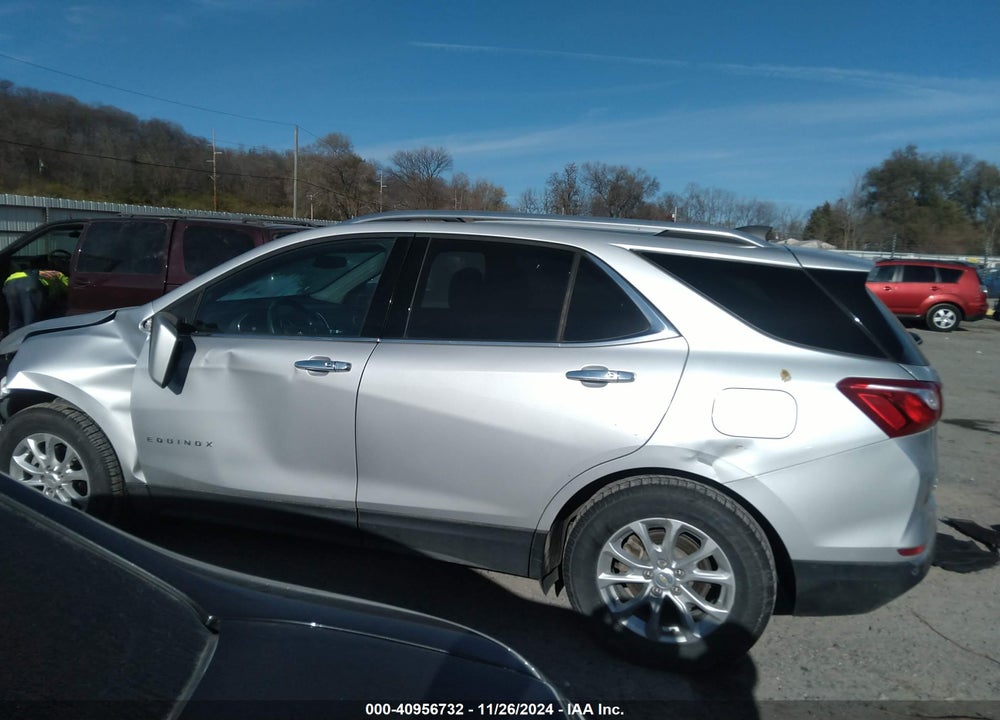 2018 CHEVROLET EQUINOX LT VIN: 2GNAXSEV7J6245586