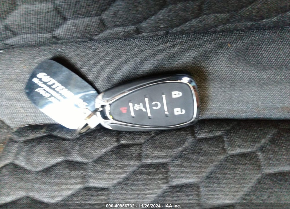 2018 CHEVROLET EQUINOX LT VIN: 2GNAXSEV7J6245586