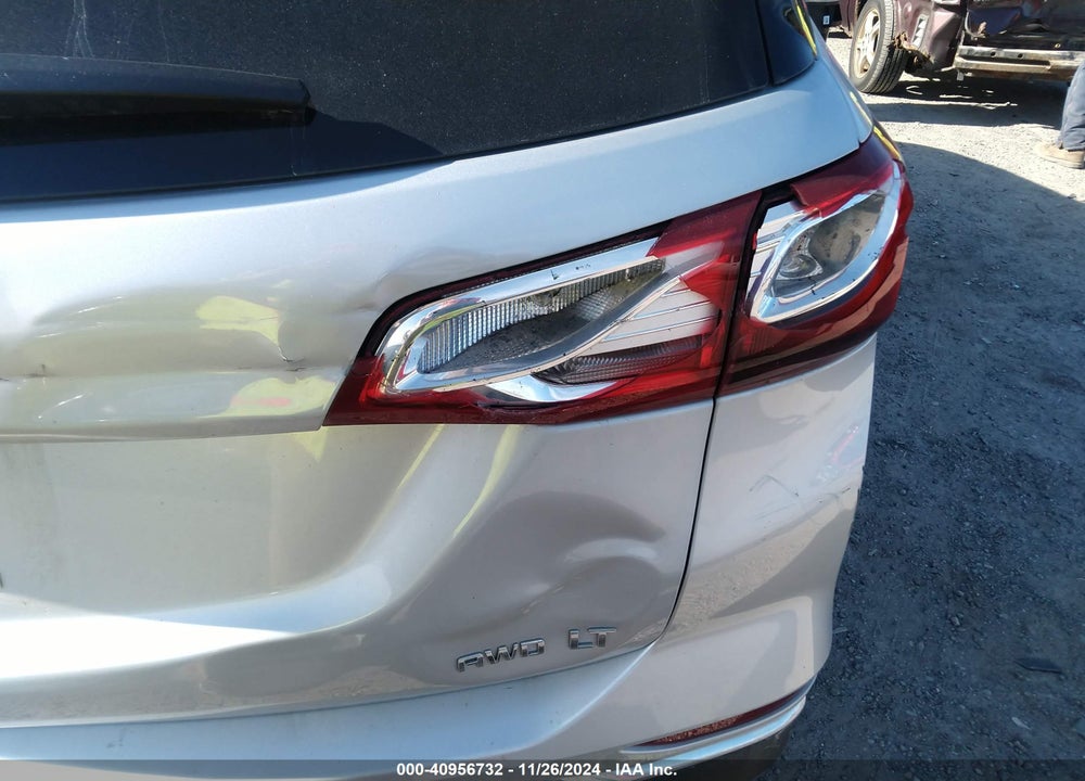 2018 CHEVROLET EQUINOX LT VIN: 2GNAXSEV7J6245586