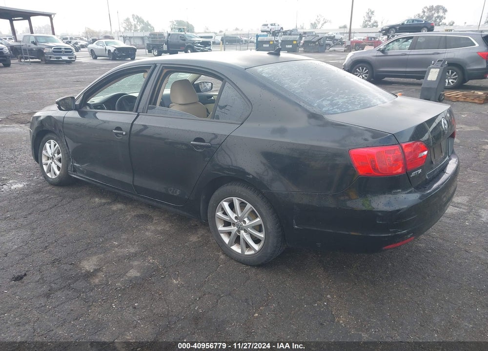 2011 VOLKSWAGEN JETTA 2.5L SE VIN: 3VWDZ7AJ7BM389899