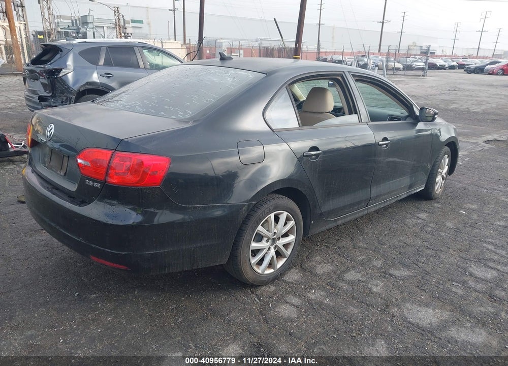 2011 VOLKSWAGEN JETTA 2.5L SE VIN: 3VWDZ7AJ7BM389899