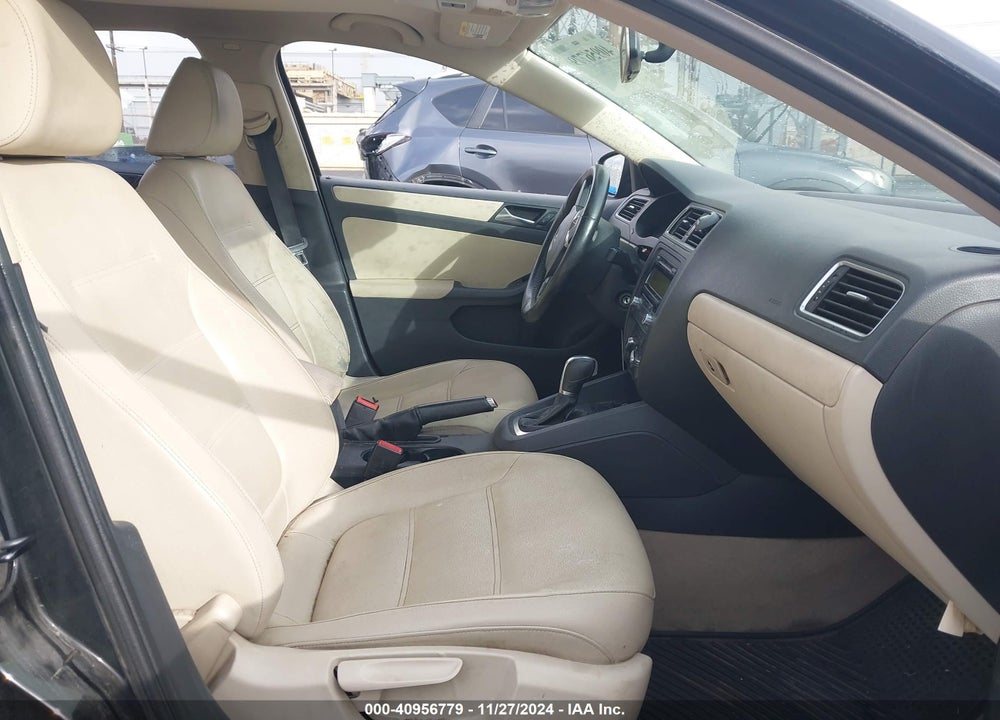 2011 VOLKSWAGEN JETTA 2.5L SE VIN: 3VWDZ7AJ7BM389899