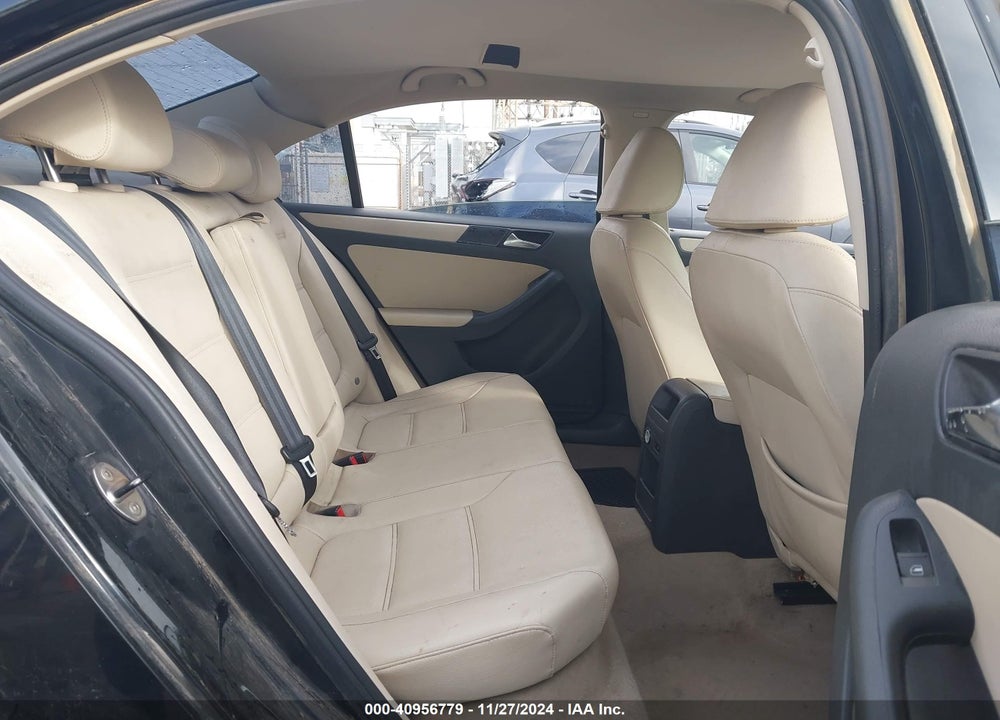 2011 VOLKSWAGEN JETTA 2.5L SE VIN: 3VWDZ7AJ7BM389899