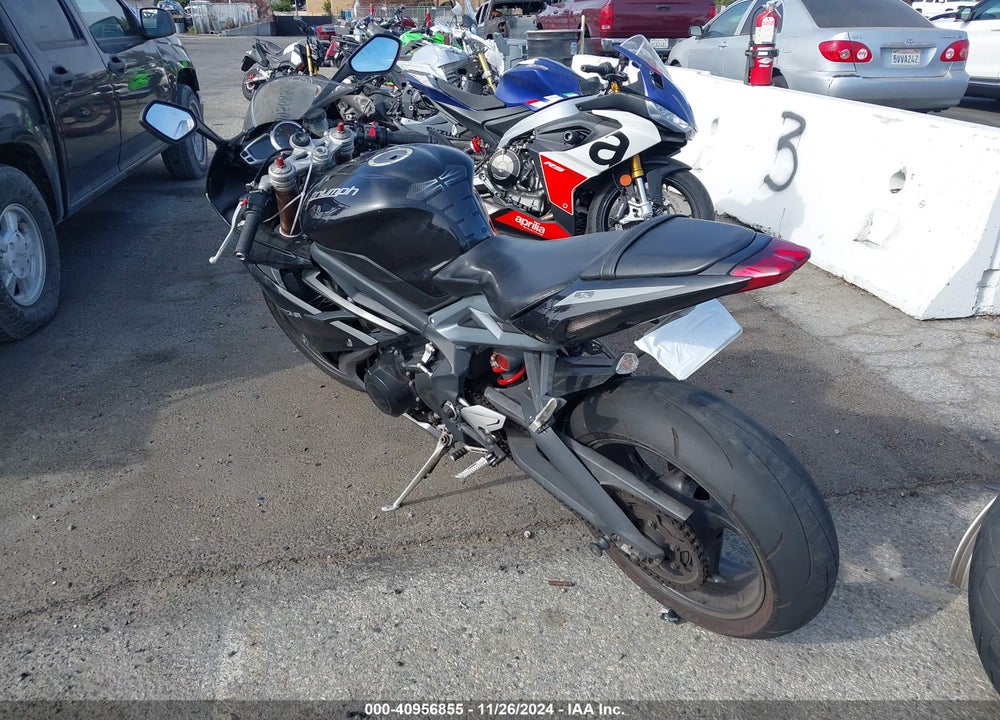 2014 TRIUMPH MOTORCYCLE DAYTONA 675 VIN: SMTA01YK1EJ622352