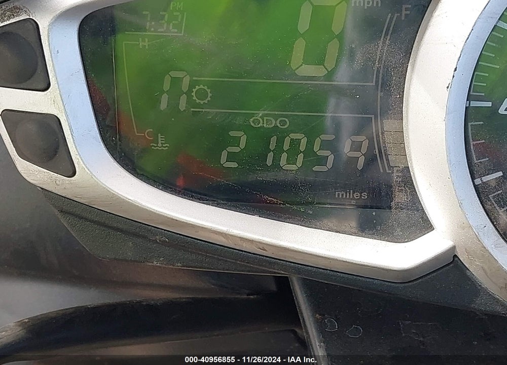 2014 TRIUMPH MOTORCYCLE DAYTONA 675 VIN: SMTA01YK1EJ622352