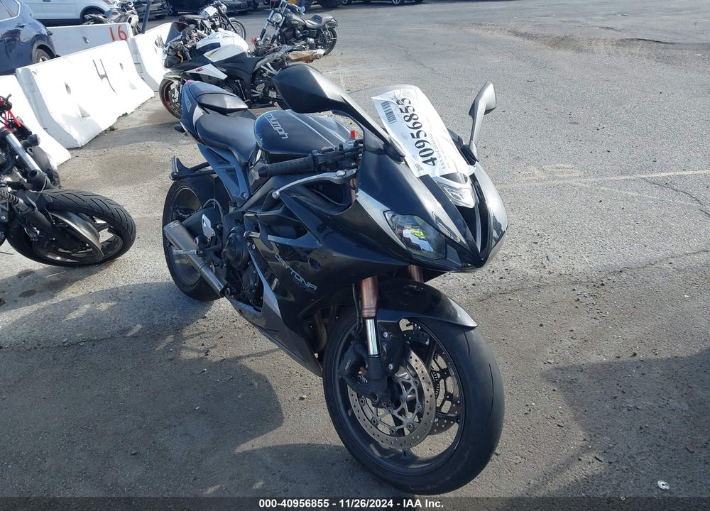 2014 TRIUMPH MOTORCYCLE DAYTONA 675 VIN: SMTA01YK1EJ622352
