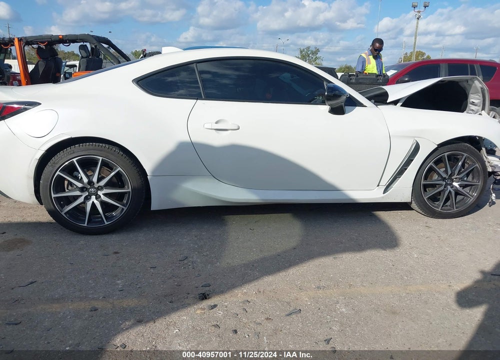 2022 TOYOTA GR86 VIN: JF1ZNBC14N8756163