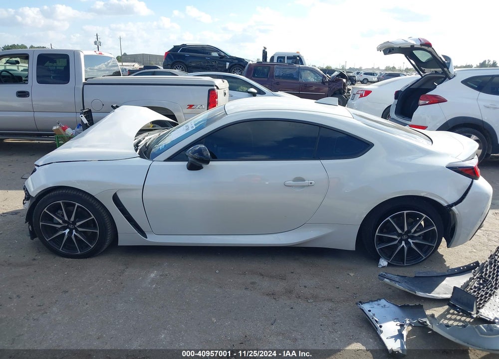 2022 TOYOTA GR86 VIN: JF1ZNBC14N8756163