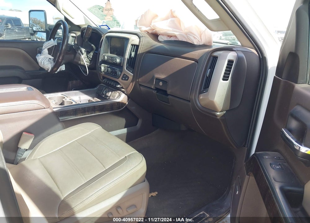 2015 GMC SIERRA 3500HD DENALI VIN: 1GT424E81FF150979