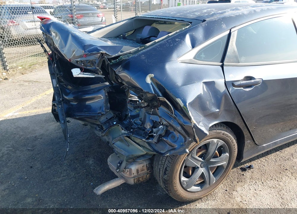 2018 HONDA CIVIC LX VIN: 2HGFC2F52JH538987