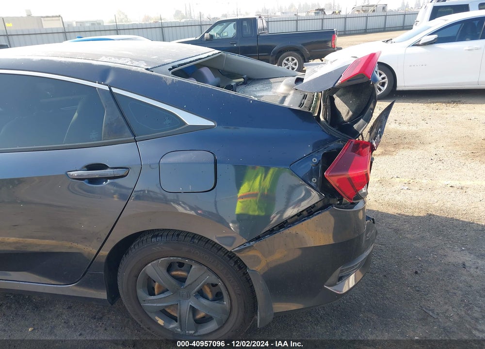 2018 HONDA CIVIC LX VIN: 2HGFC2F52JH538987