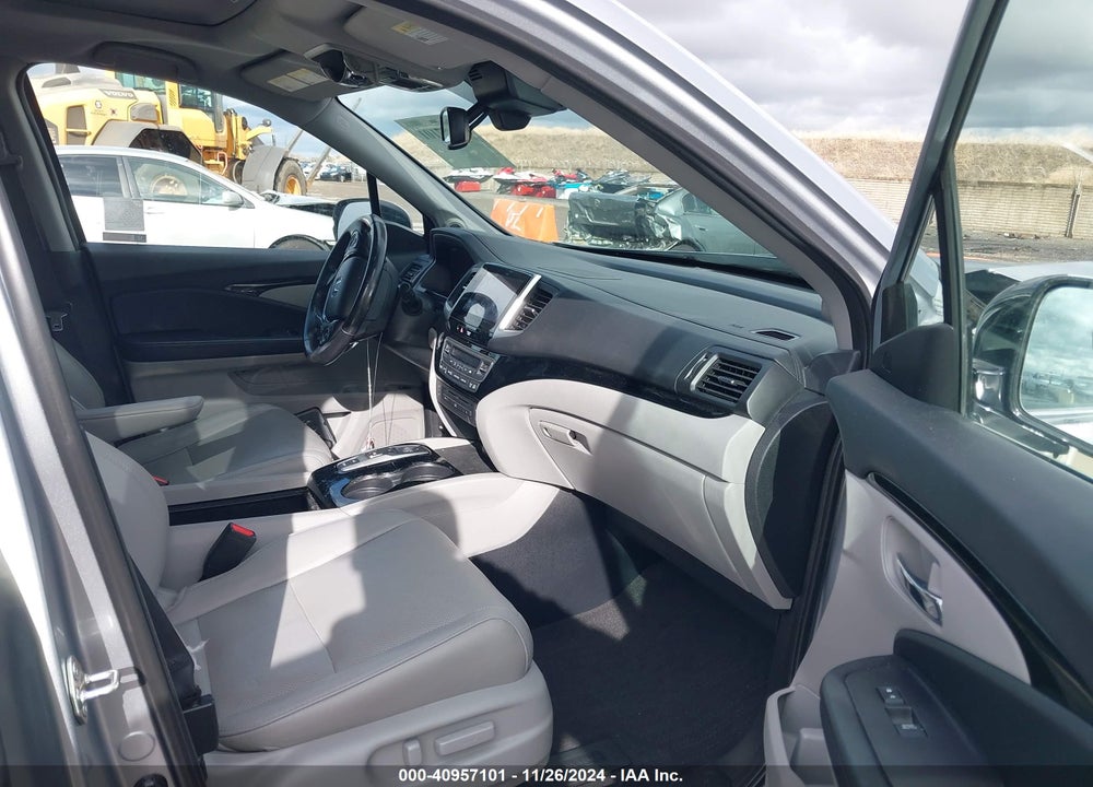 2018 HONDA PILOT ELITE VIN: 5FNYF6H08JB053248