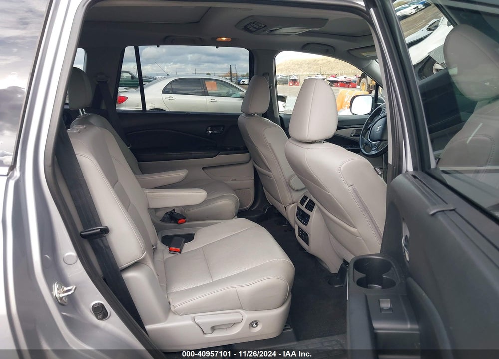 2018 HONDA PILOT ELITE VIN: 5FNYF6H08JB053248