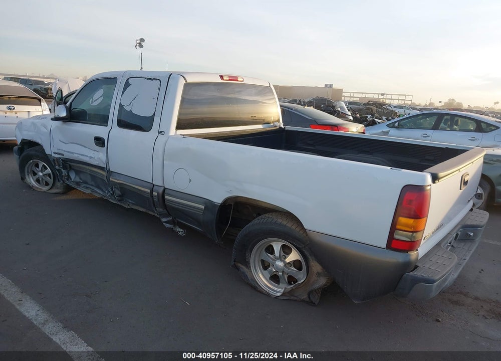 2001 CHEVROLET SILVERADO 1500 LS VIN: 2GCEC19VX11392640