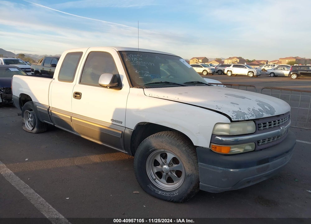 2001 CHEVROLET SILVERADO 1500 LS VIN: 2GCEC19VX11392640