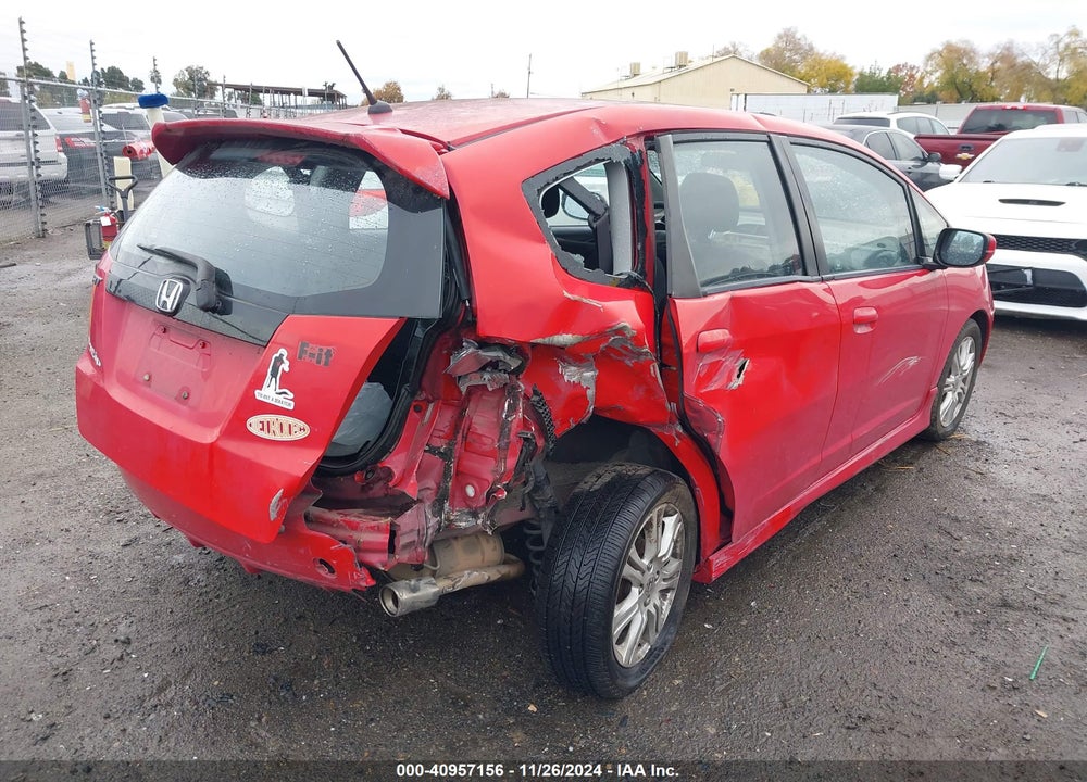 2011 HONDA FIT SPORT VIN: JHMGE8H52BC024976
