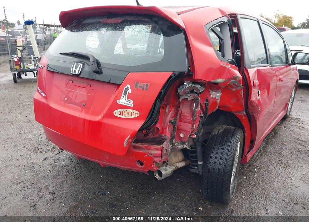 2011 HONDA FIT SPORT VIN: JHMGE8H52BC024976