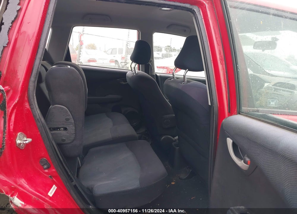 2011 HONDA FIT SPORT VIN: JHMGE8H52BC024976