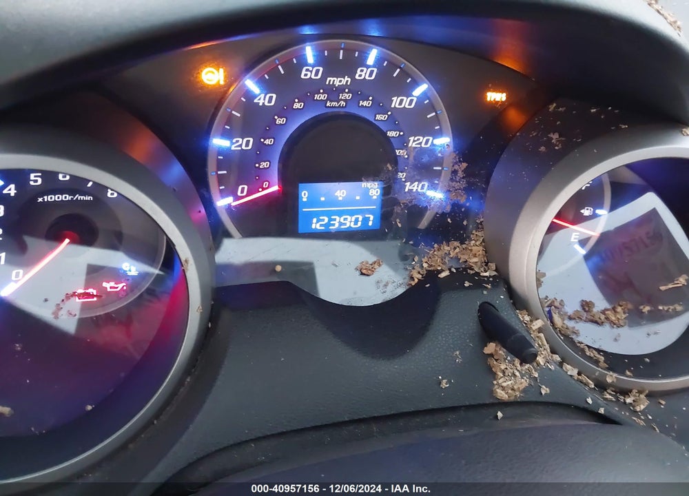 2011 HONDA FIT SPORT VIN: JHMGE8H52BC024976