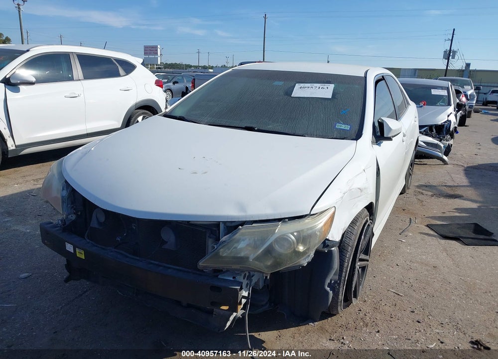 2014 TOYOTA CAMRY SE VIN: 4T1BF1FK9EU734377