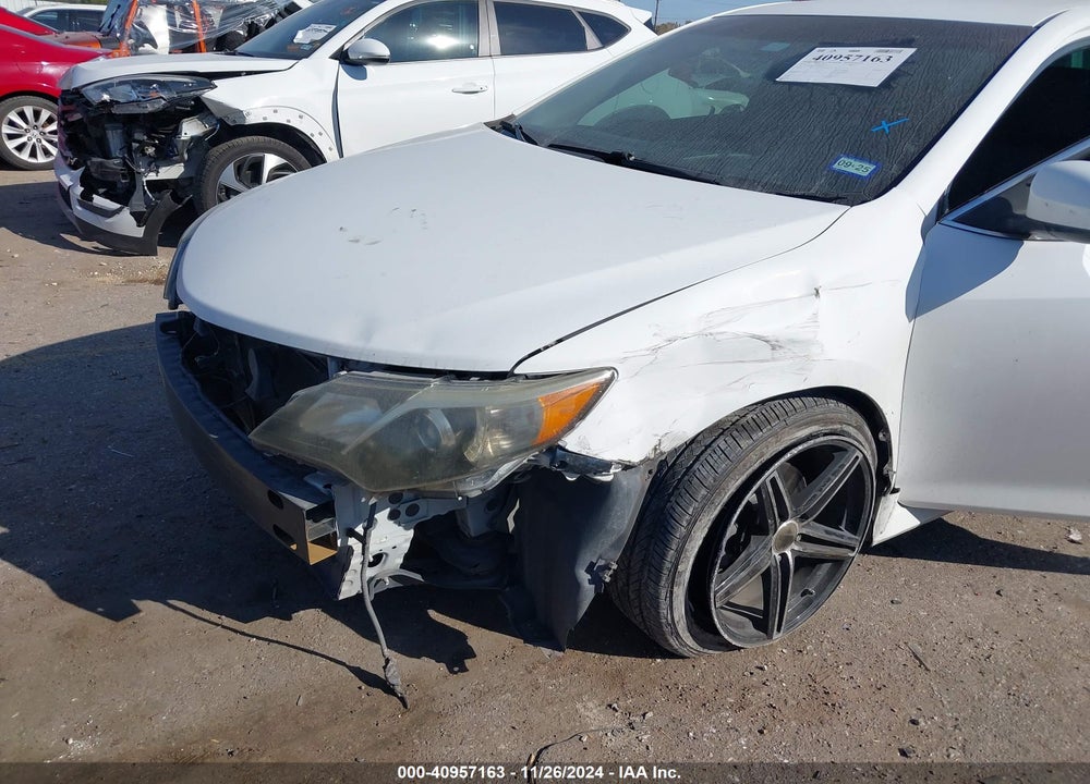 2014 TOYOTA CAMRY SE VIN: 4T1BF1FK9EU734377